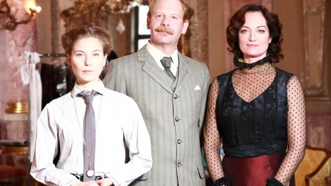 Mata Hari und Mademoiselle Docteur afişi