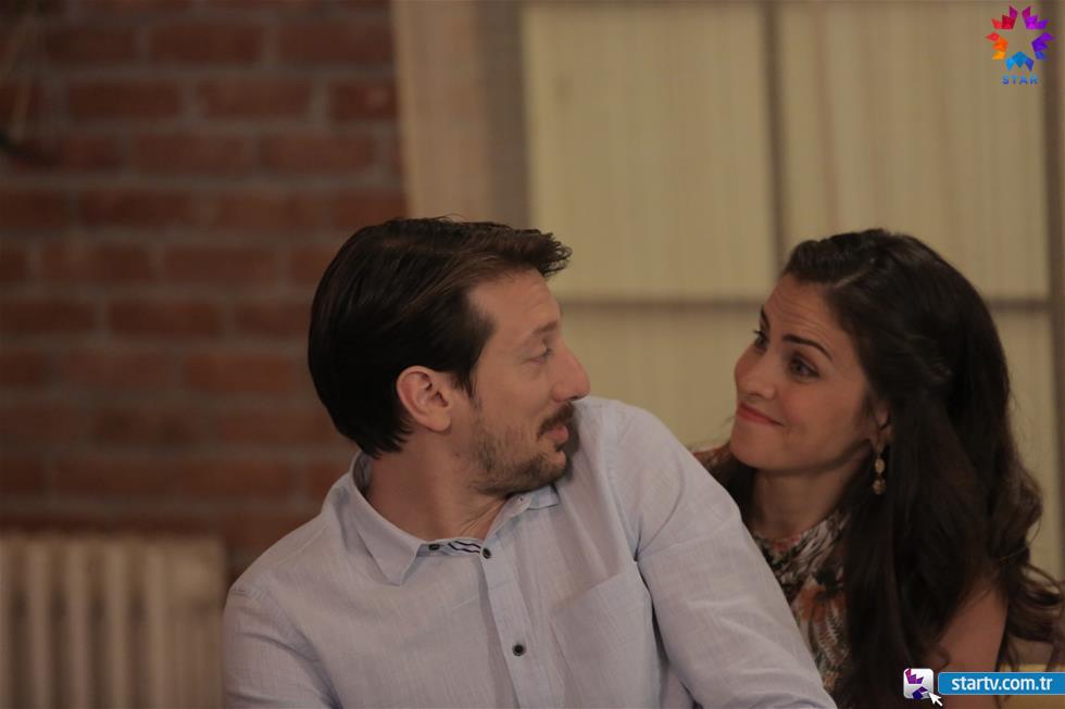 Melek İle Serhat afişi