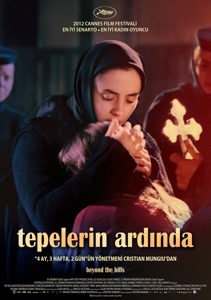 Tepelerin Ardında afişi