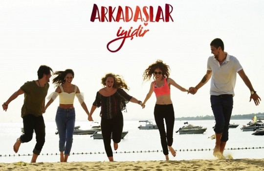 Arkadaşlar İyidir afişi