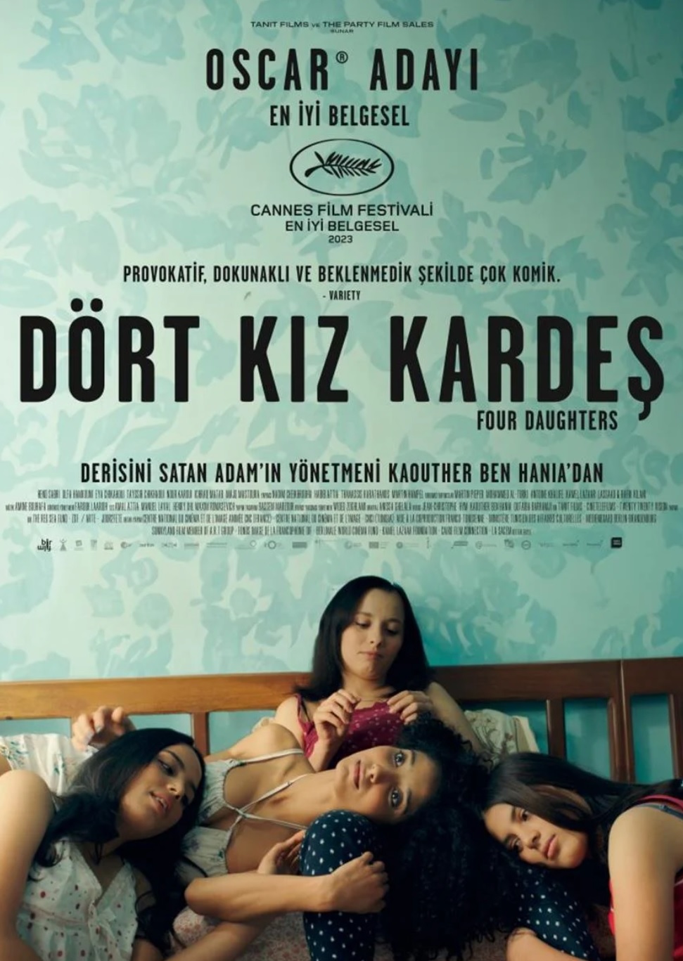 Dört Kız Kardeş afişi