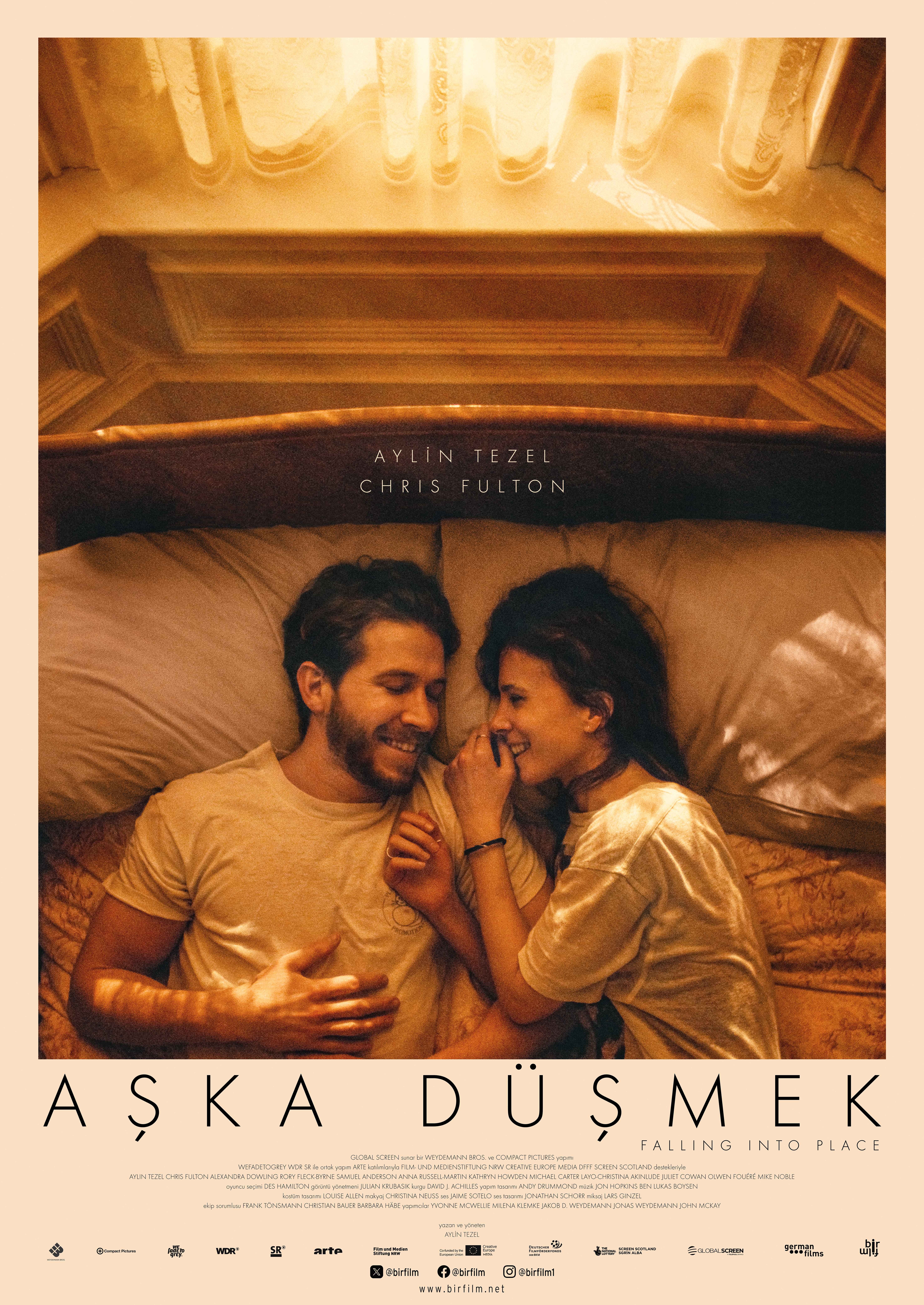 Aşka Düşmek afişi