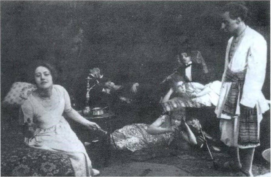 Koruyan Ölü afişi