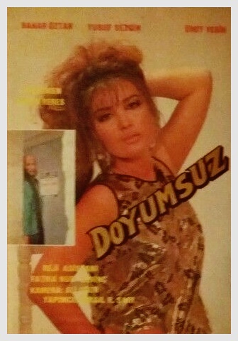 Doyumsuz afişi