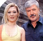 Kimse Beni Sevmiyor afişi