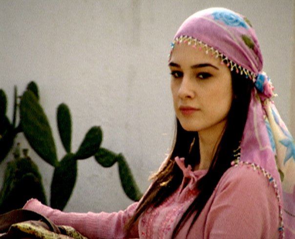 Zor Sevda afişi