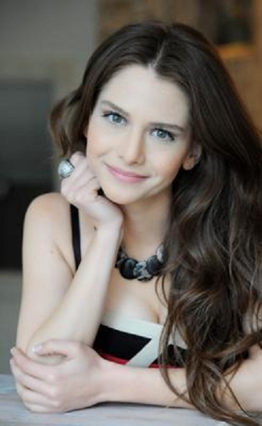 Ezgi Asaroğlu