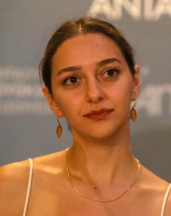 Manolya Maya