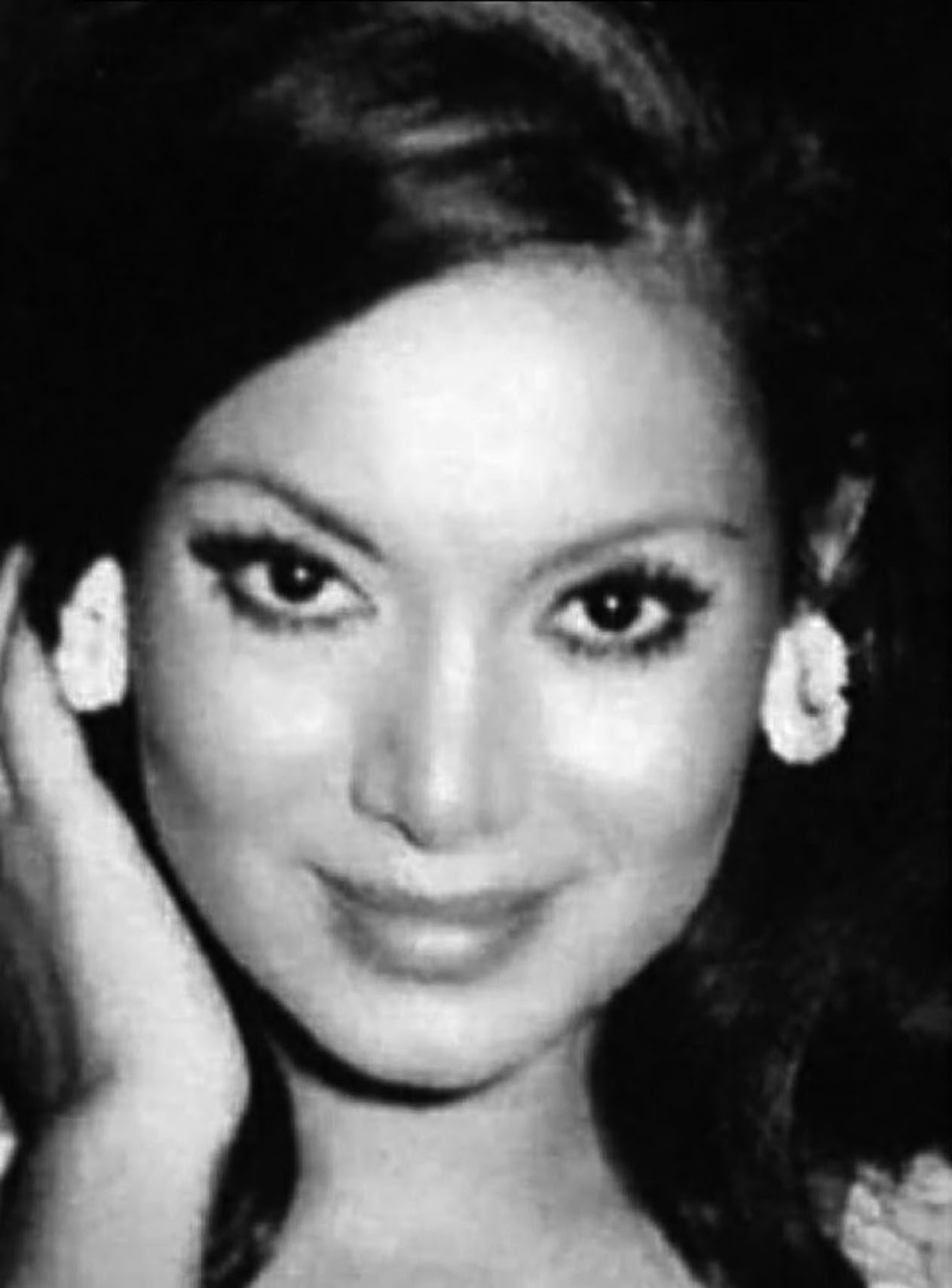 Ayşenur Sezen