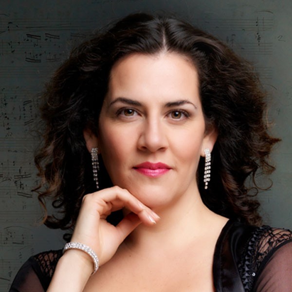 Pamela Flores