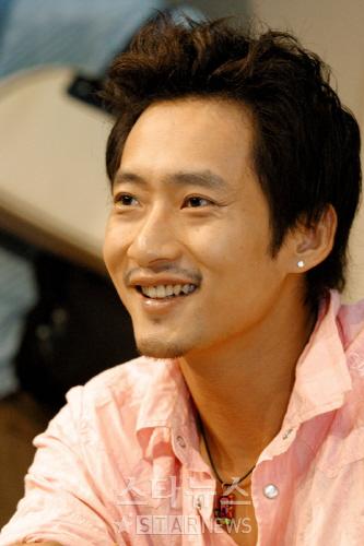 Dong-Kyu Lee