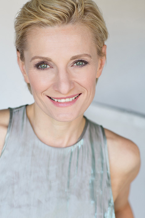 Paula Eliott