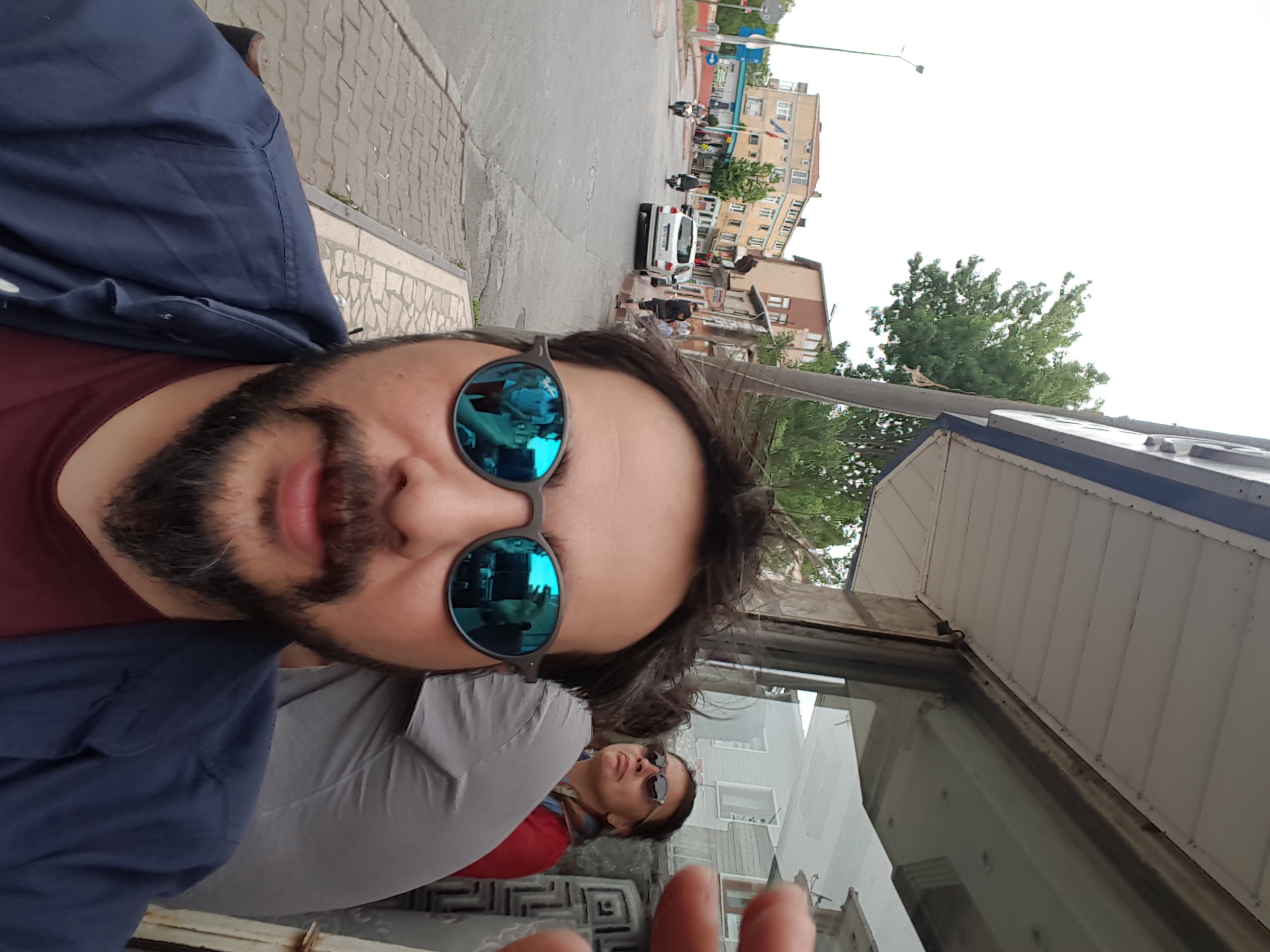 Şevki Es
