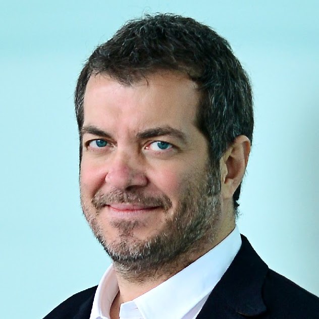 Varol Yaşaroğlu