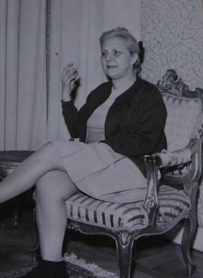 Mualla Özbek