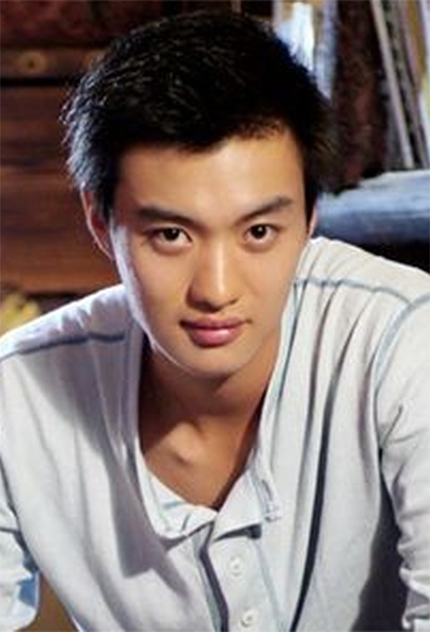 Yiwei Zhou