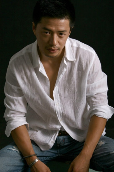 Yihong Duan